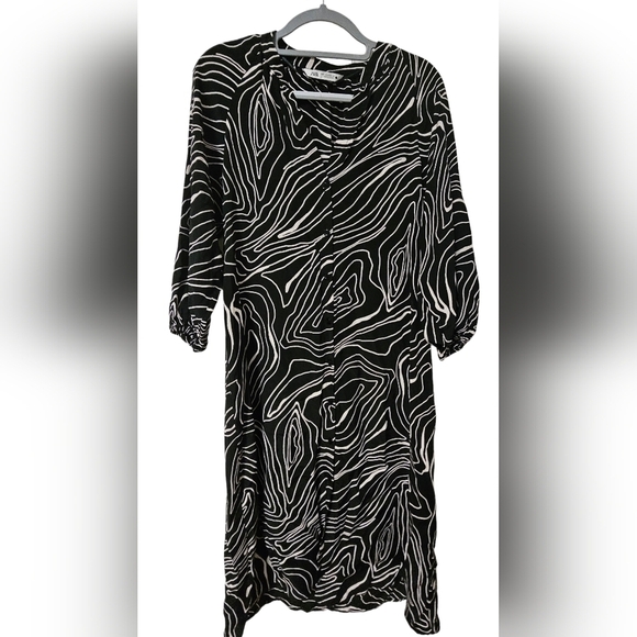 Zara Dresses & Skirts - ZARA BUTTON DOWN DRESS SIZE SMALL